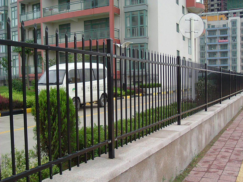 雙橫杠鋅鋼護欄介紹