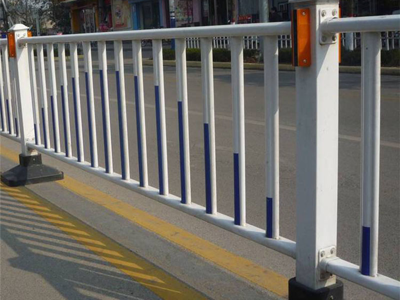 市政道路護(hù)欄圖片