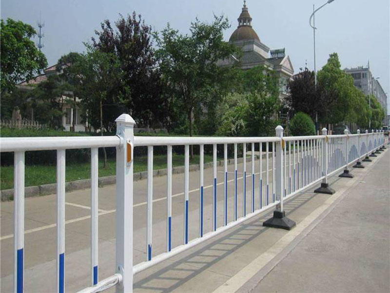 市政道路護(hù)欄規(guī)格