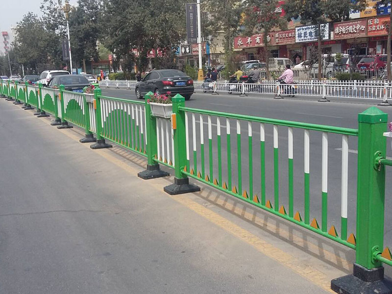 道路隔離護欄規格