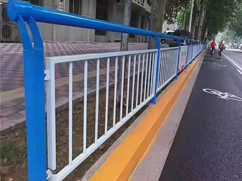 新型便道護(hù)欄規(guī)格